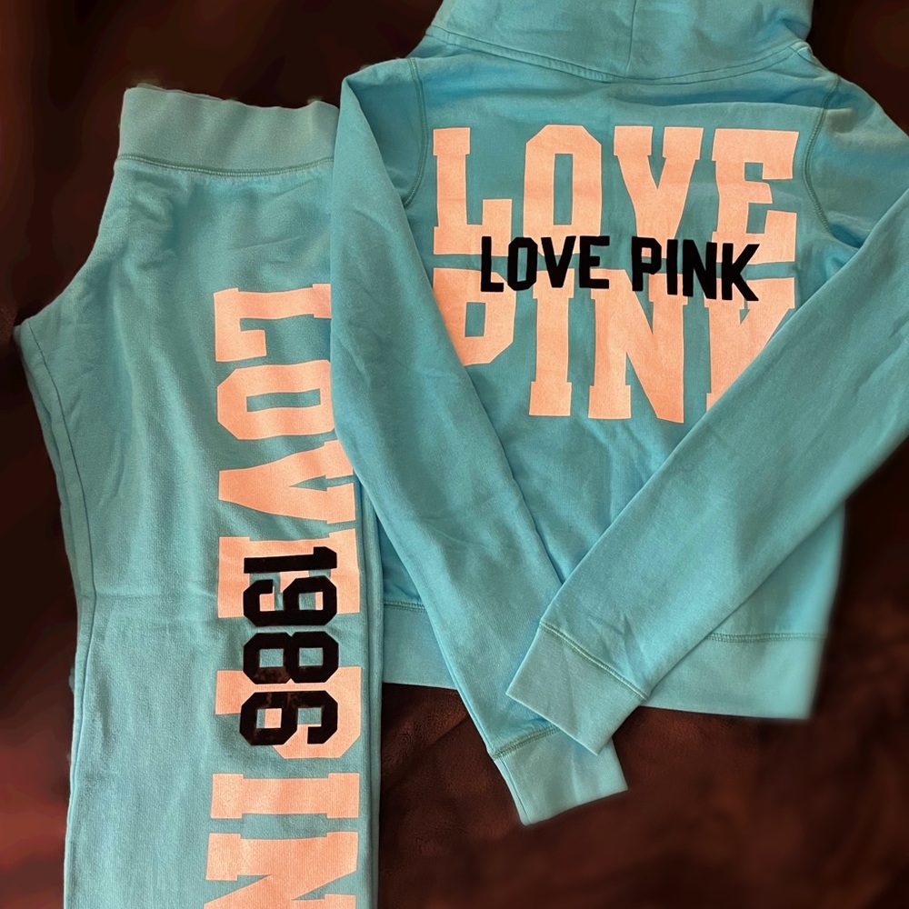 BNWT HTF VS PINK SET